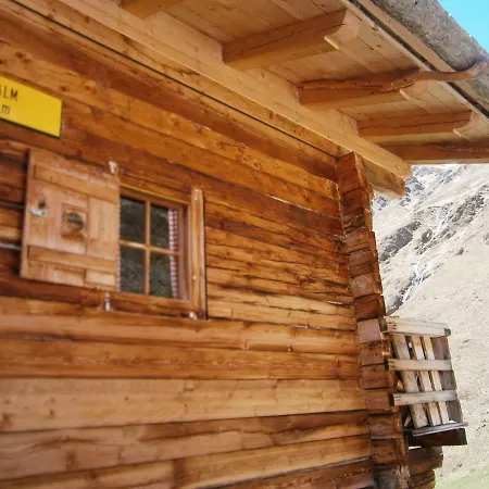 Sandalm Almhuette * Innervillgraten